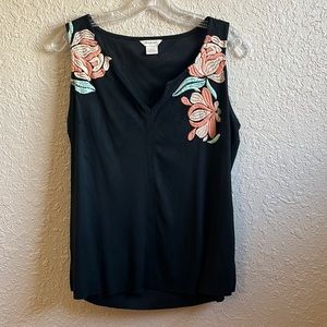ARIAT | Embroidered sleeveless Ariat top, black w/flowers, size S